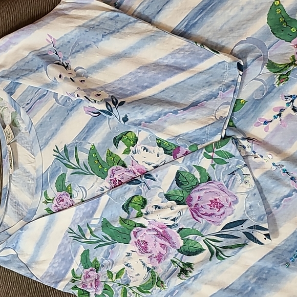 Collections Etc Assymetrical Hem Floral Blouse - Picture 11 of 12